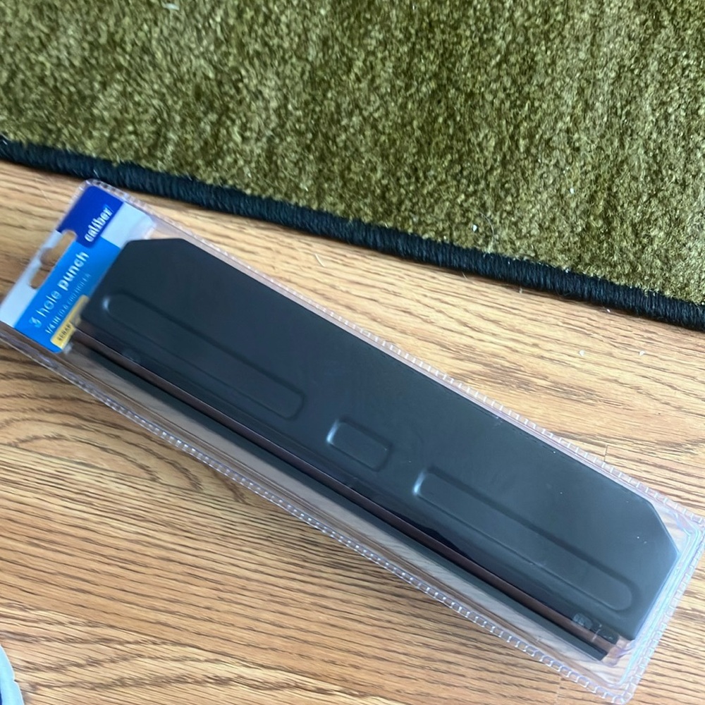 Black 3-Hole Punch